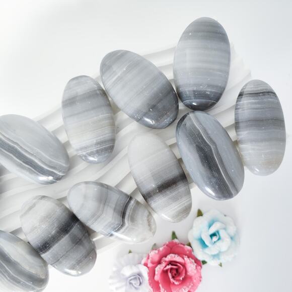 Black Banded Onyx Palm Stone - Picture 7 of 9